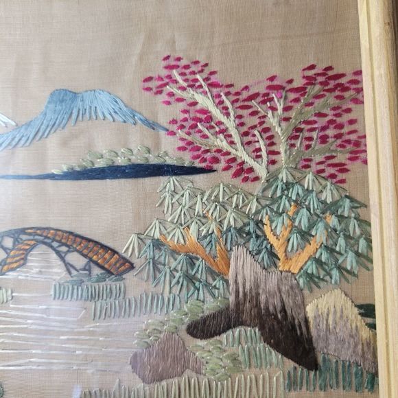 Antique Japanese Silk-Craft Embroidered Art Framed Picture - Picture 4 of 7